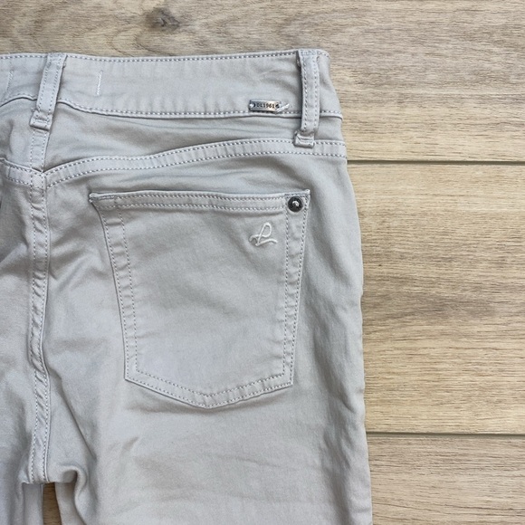 DL1961 | Margaux | Mid Rise Skinny - Picture 8 of 14